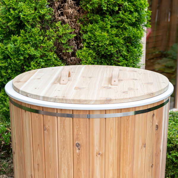 Cedar lid for a cold plunge tub
